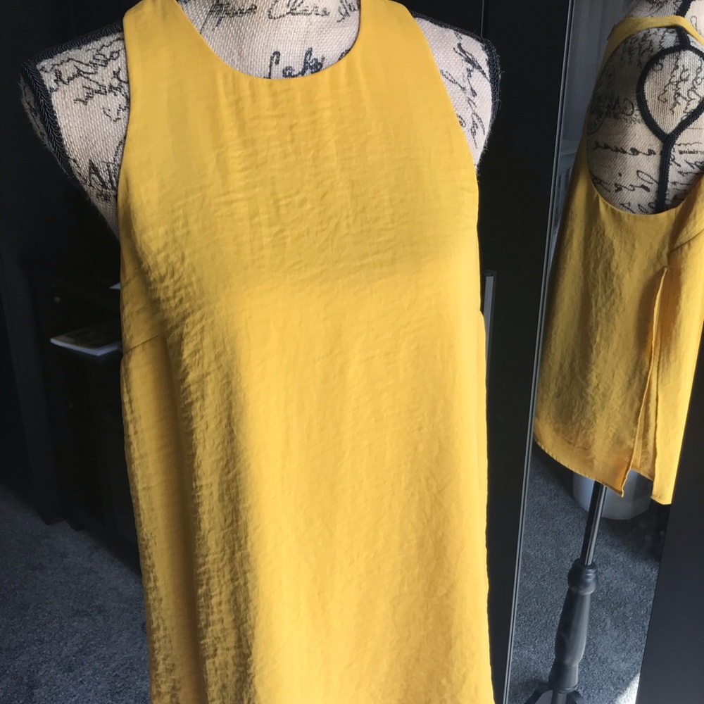 🍭 5/$20 Banana Republic Dressy Razorback Blouse